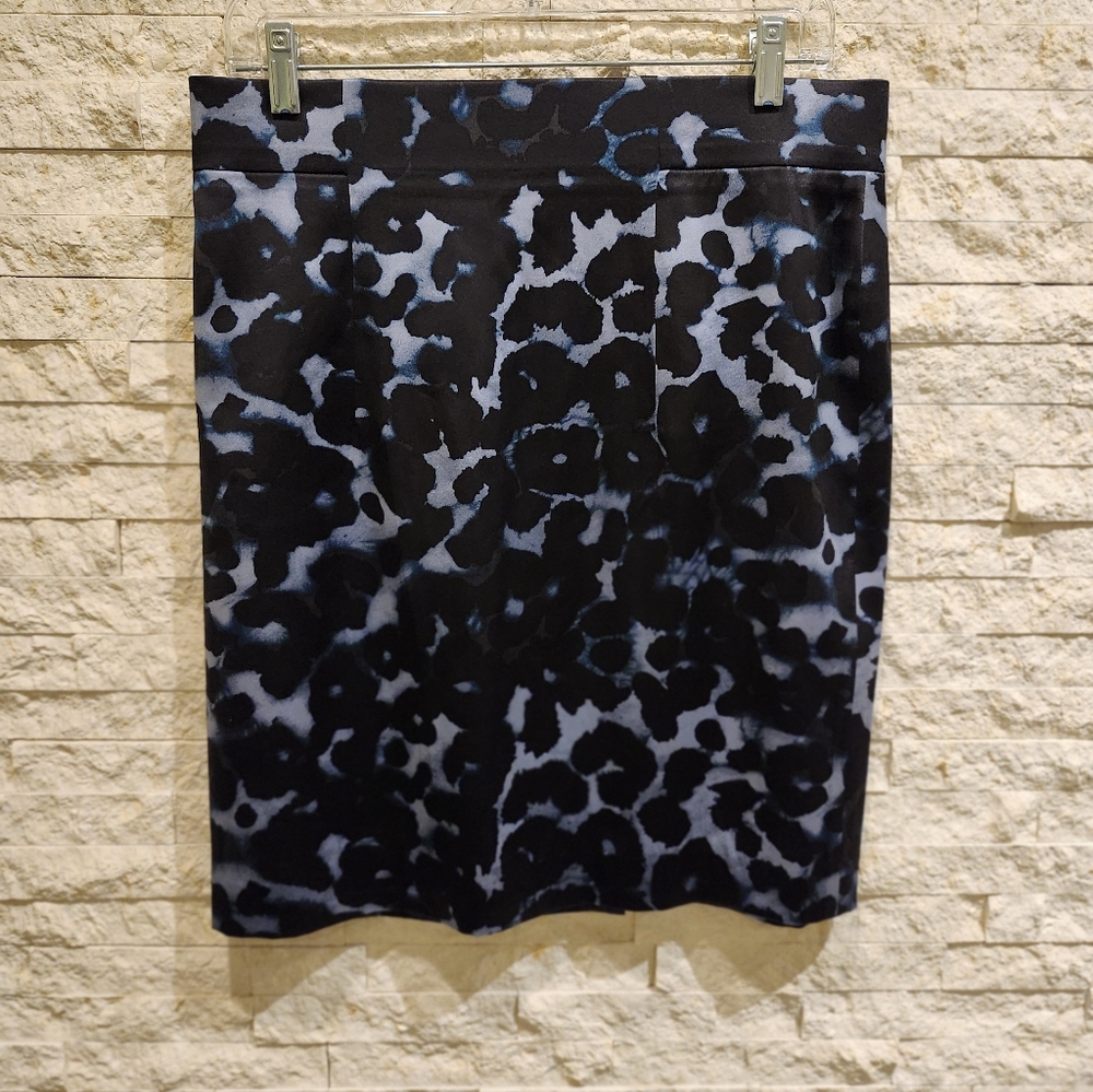 Ann Taylor Black and Blue Animal Leopard Print Pencil Silk Skirt Size 10